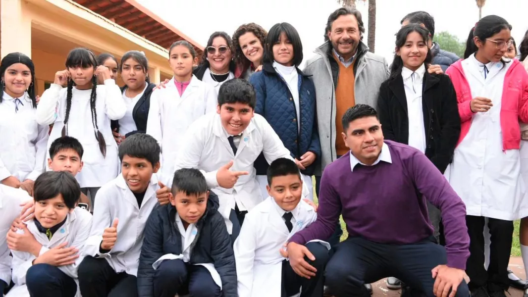 101180-esta-escuela-tiene-109-anios-y-es-la-primera-vez-que-se-hacen-obras-de-esta-magnitud-dijo-saenz-en-moldes