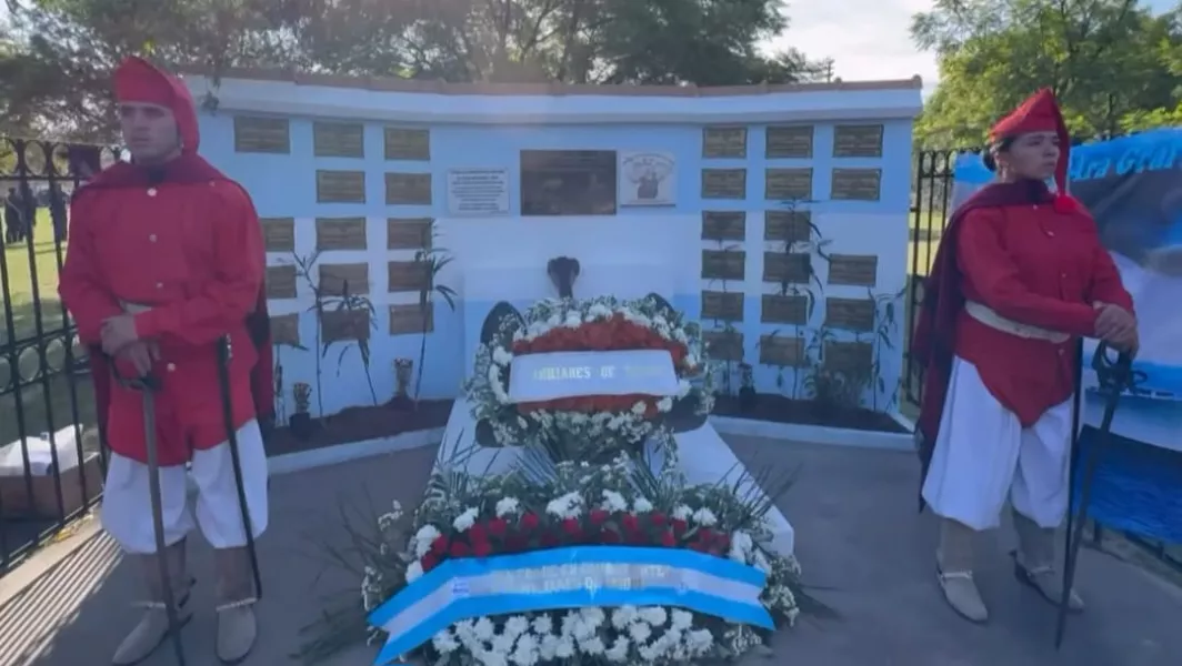 101416-se-conmemoro-el-43-aniversario-del-hundimiento-del-crucero-ara-gral-belgrano