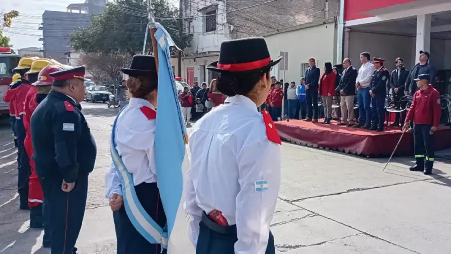 23437-reconocieron-la-importante-labor-de-los-bomberos-voluntarios-en-salta