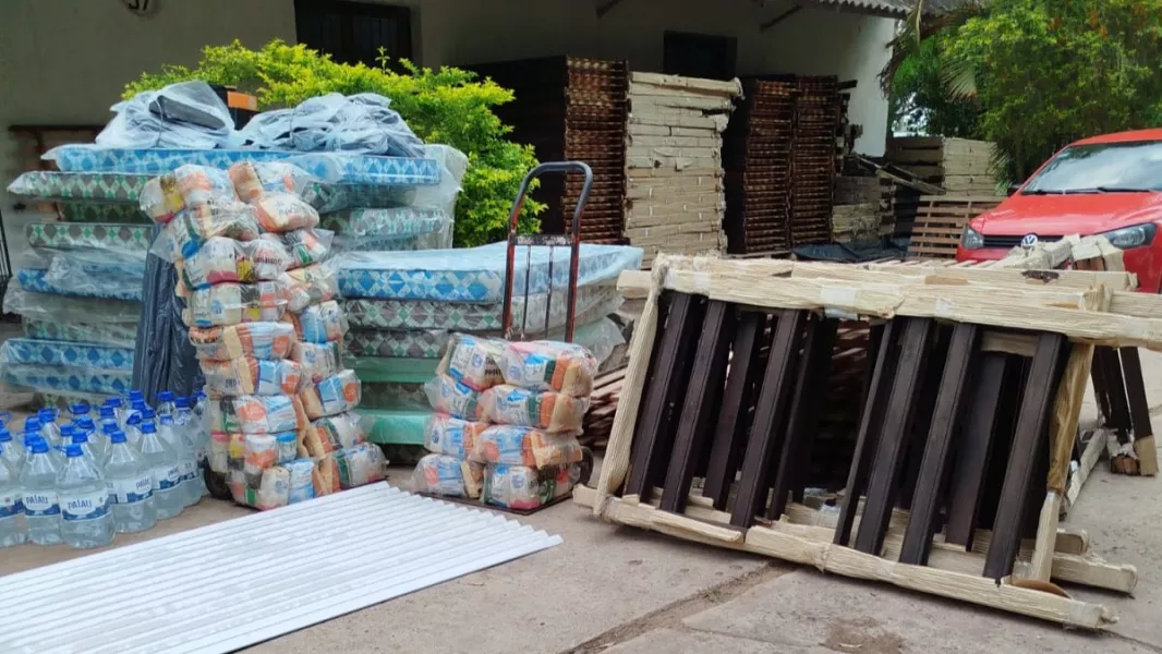 20272-desarrollo-social-brindo-asistencia-a-familias-de-tartagal-tras-las-intensas-lluvias-20251023222950