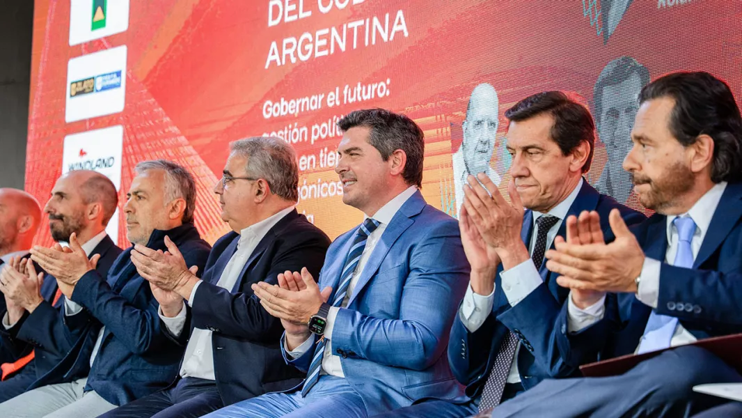 18717-el-gobernador-participo-en-la-conferencia-internacional-de-san-juan