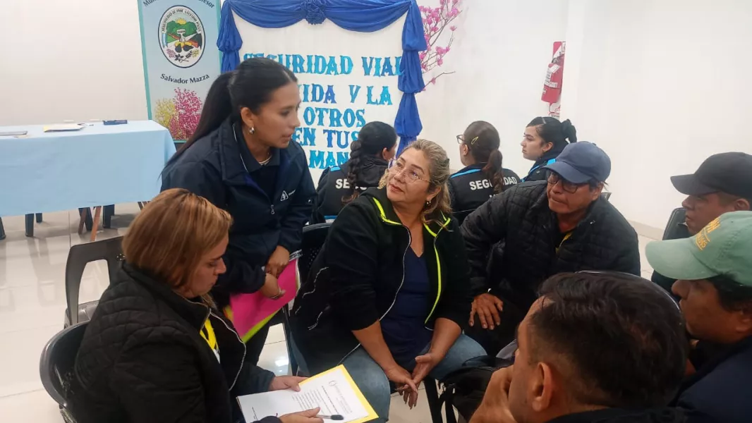 15830-capacitaron-a-inspectores-de-transito-de-aguaray-y-salvador-mazza