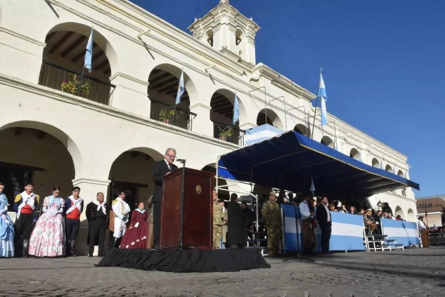 108882-salta-conmemoro-el-210-aniversario-de-la-declaracion-de-la-independencia-nacional
