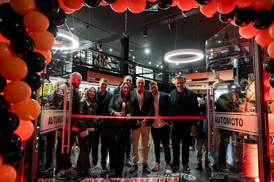 Corte de Cintas Nuevo concesionario KTM en Quilmes