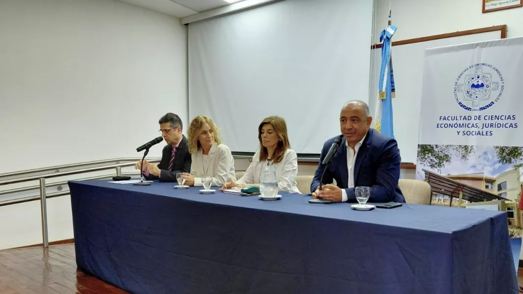 21020-finalizo-la-primera-etapa-de-formacion-en-inteligencia-artificial-para-agentes-del-estado-provincial