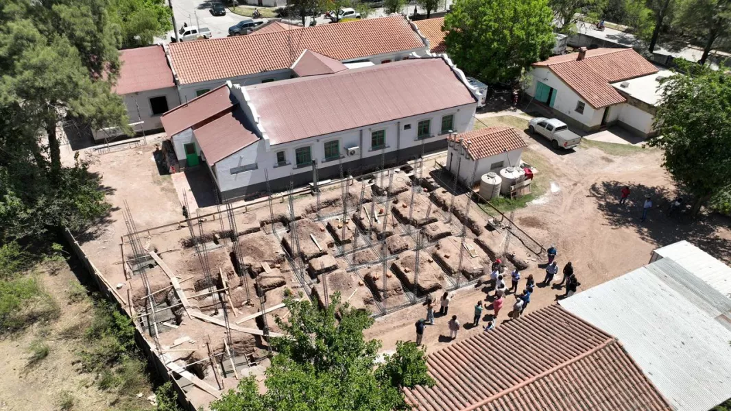 20008-en-el-galpon-el-gobernador-verifico-el-estado-y-avance-de-obras-publicas-finalizadas-y-en-ejecucion