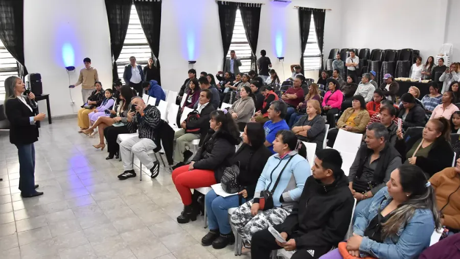 24182-mas-de-70-familias-de-capital-se-convirtieron-en-propietarias-de-sus-terrenos