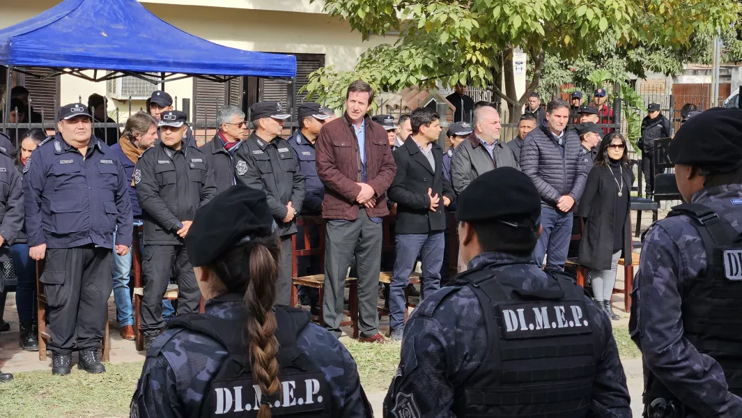 102373-entrega-de-moviles-a-jurisdicciones-del-departamento-oran