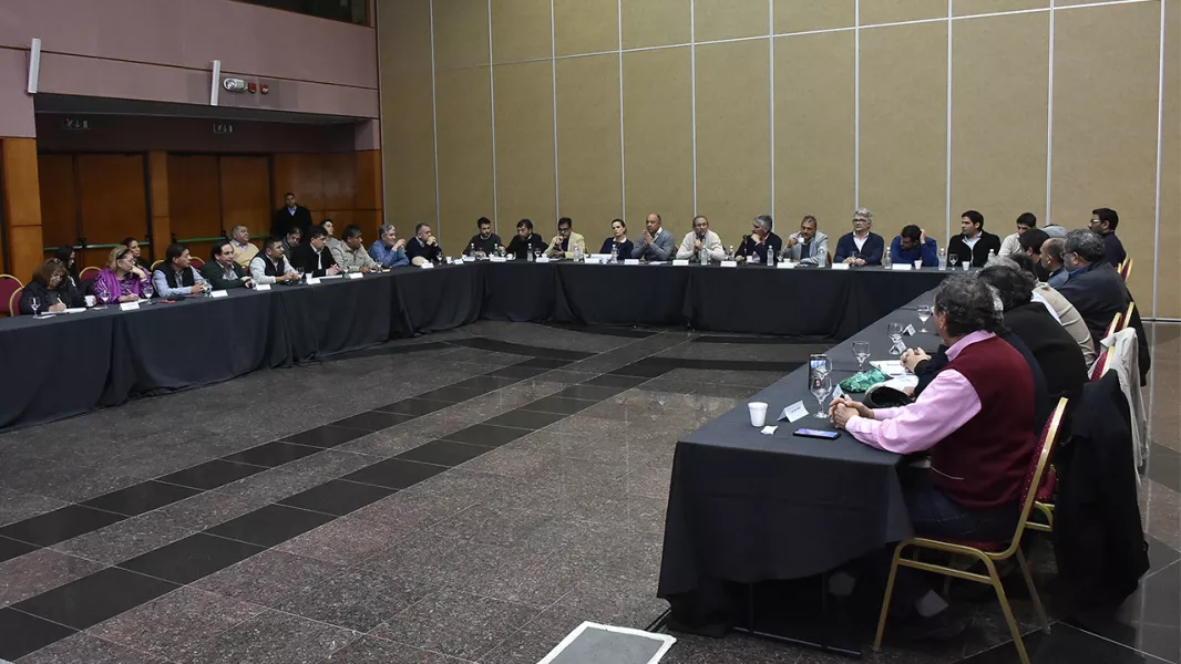 102614-la-provincia-ofrece-un-incremento-salarial-del-18-anual