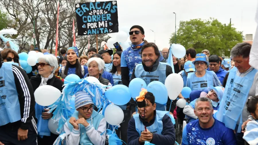 109787-el-gobernador-saenz-se-unio-a-la-familia-de-hirpace-en-su-36-maraton-corro-por-vos