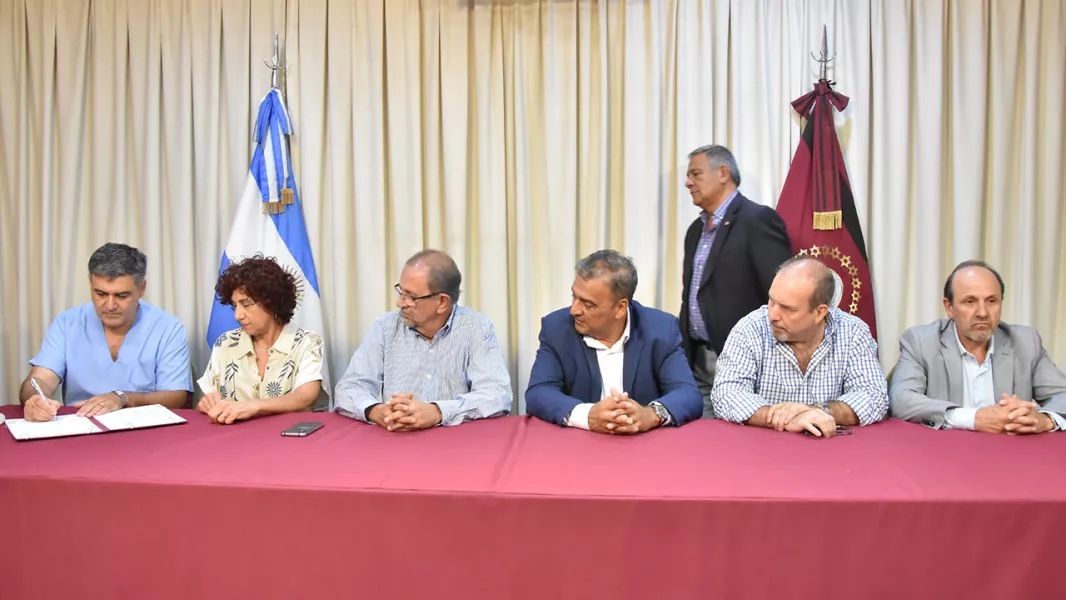 21160-el-gobierno-garantiza-la-atencion-medica-a-los-afiliados-del-ips-mediante-un-nuevo-acuerdo-con-el-circulo-medico-de-salta