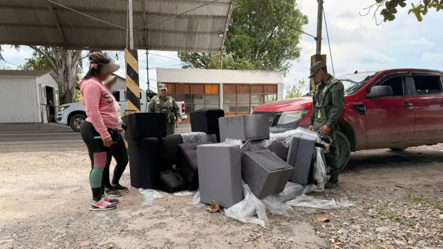 hallazgo_de_47_kilos_de_cocaina_en_el_interior_de_un_juego_de_living_7