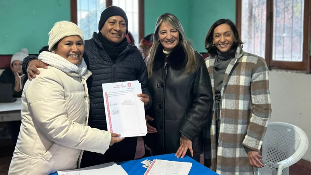 102789-entrega-de-escrituras-de-terrenos-nuevos-propietarios-en-cerrillos-y-capital