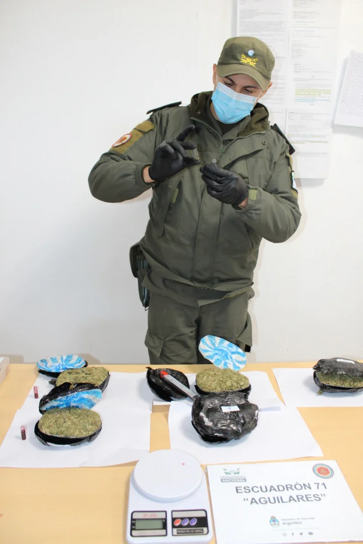 esc_71-_aguilares-_1_kilo_marihuana_1