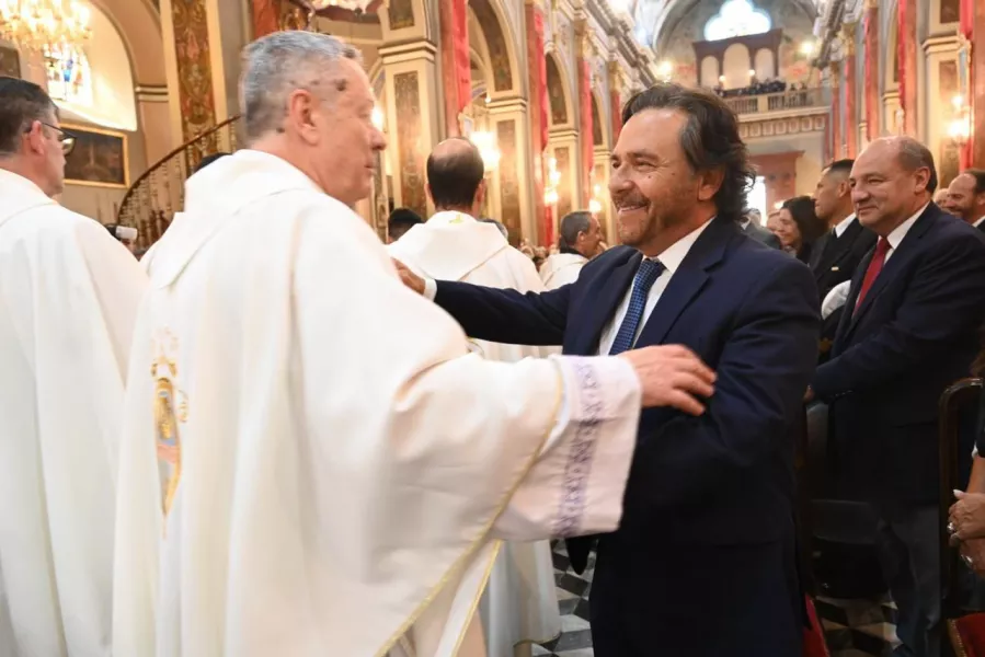 19537-el-gobernador-gustavo-saenz-participo-del-primer-dia-del-triduo-del-milagro