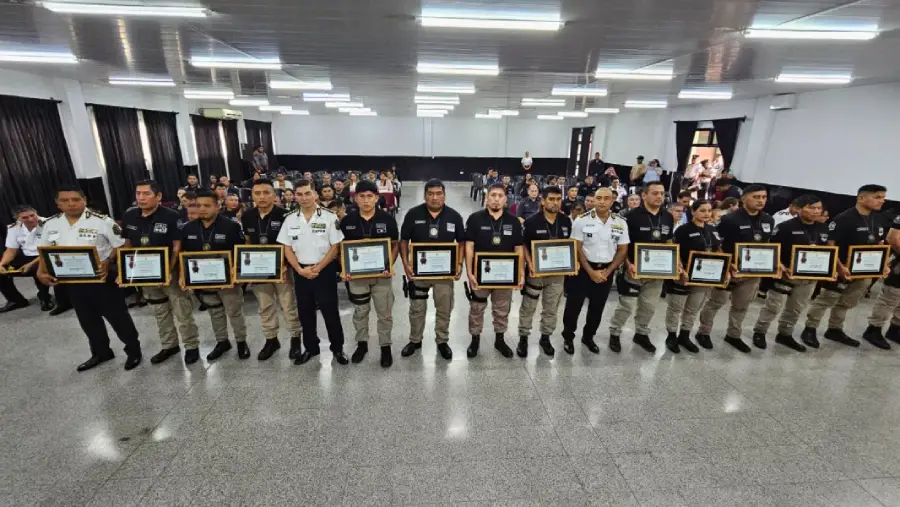 106726-policias-de-salta-recibieron-reconocimiento-por-actos-meritorios