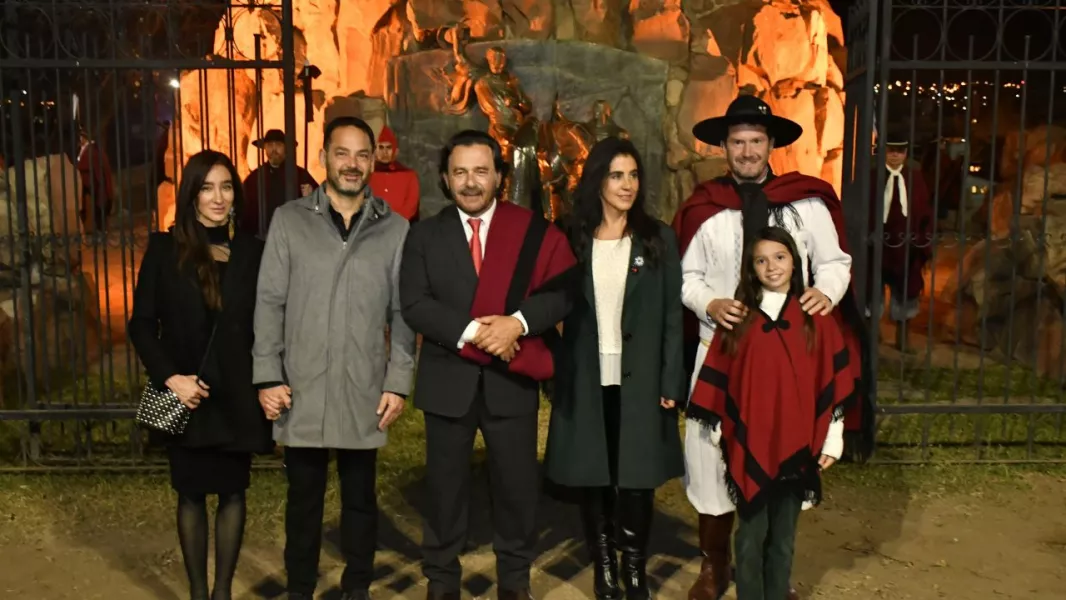 17938-el-gobernador-saenz-encabezo-la-guardia-bajo-las-estrellas-en-conmemoracion-del-paso-a-la-inmortalidad-de-guemes