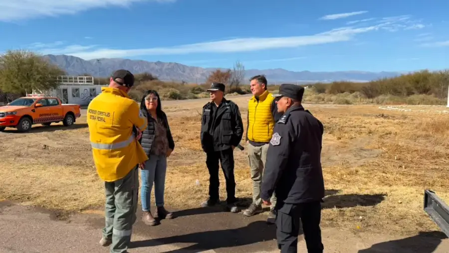 23725-intensificaron-los-trabajos-de-lucha-contra-los-incendios-en-cafayate