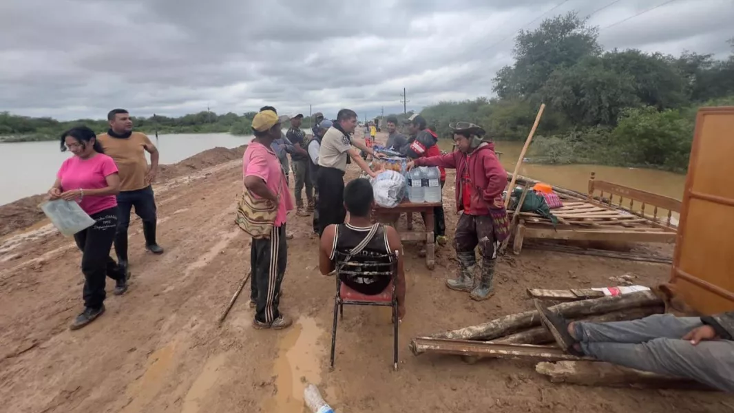 11168-asistencia-permanente-a-personas-afectadas-por-el-desborde-del-pilcomayo