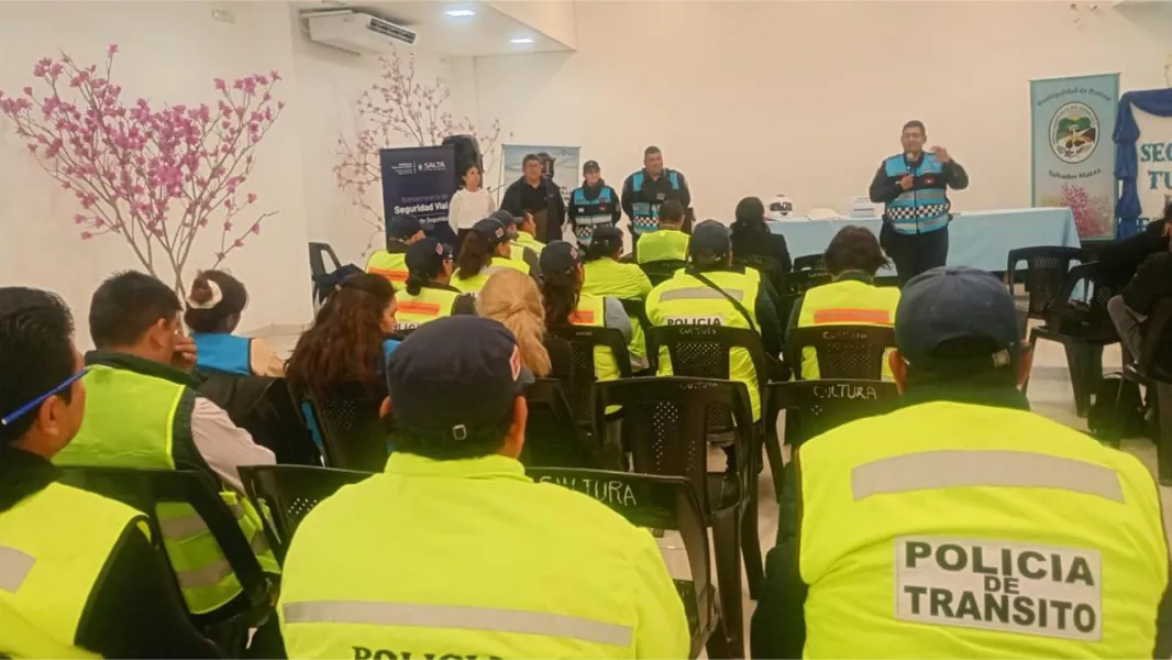 15831-capacitaron-a-inspectores-de-transito-de-aguaray-y-salvador-mazza