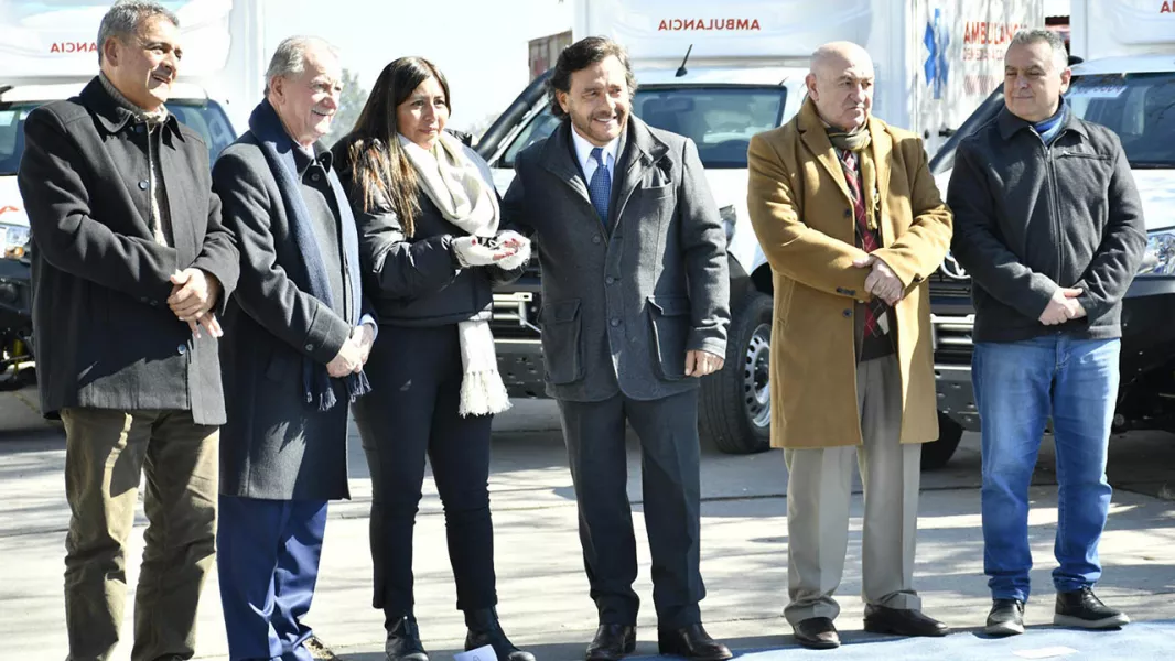 102516-ya-son-27-las-ambulancias-adquiridas-por-el-ahorro-y-cobro-de-servicios-sanitarios-a-extranjeros