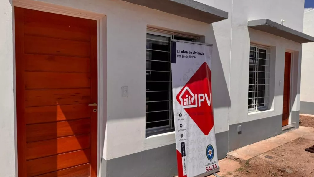 15679-veinte-familias-de-el-galpon-recibieron-las-llaves-de-su-casa-propia