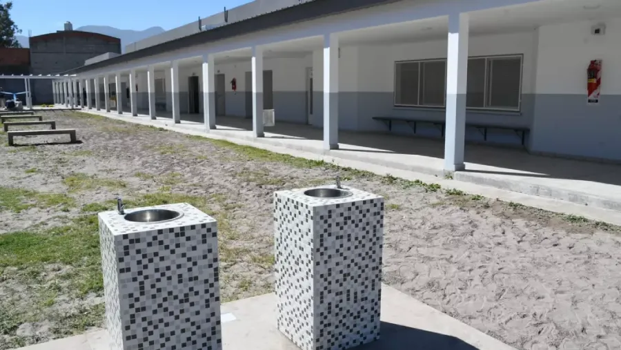 24212-saenz-inauguro-las-obras-del-colegio-america-latina