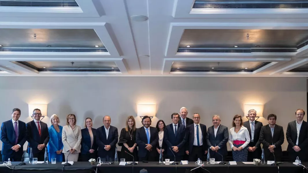 21074-gobernadores-del-noa-se-reunieron-con-rio-tinto-board-la-minera-que-en-salta-invertira-us2500-millones-20251211200226