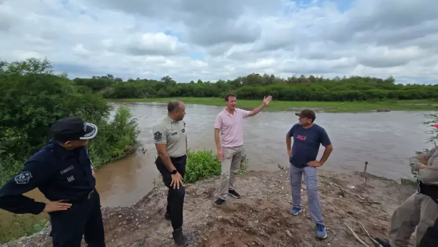 106217-por-disposicion-del-gobernador-el-comite-de-emergencia-climatica-monitorea-zonas-riberenias-de-joaquin-v-gonzalez