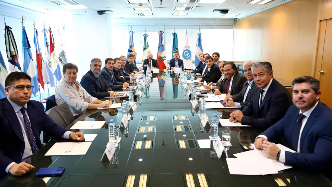 102003-saenz-participo-de-la-cumbre-de-gobernadores-en-el-consejo-federal-de-inversiones