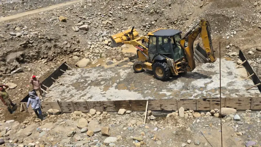 17378-avanza-la-construccion-de-un-tercer-tramo-del-puente-bailey-de-los-toldos