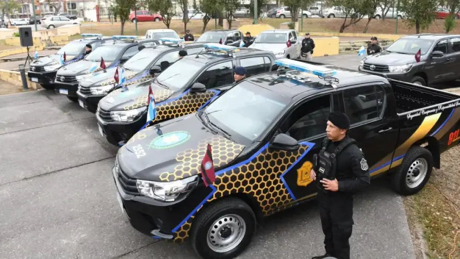 21803-saenz-entrego-10-nuevos-moviles-policiales-y-ya-renovo-el-60-del-parque-automotor-de-la-fuerza