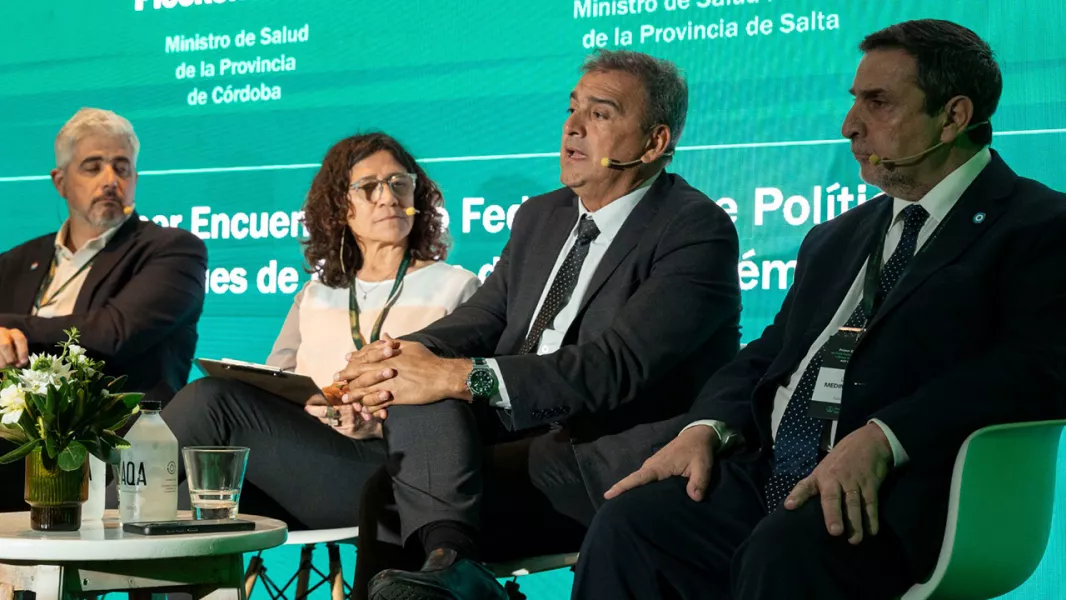 19582-salta-presento-su-modelo-de-atencion-para-el-acv-en-un-foro-federal