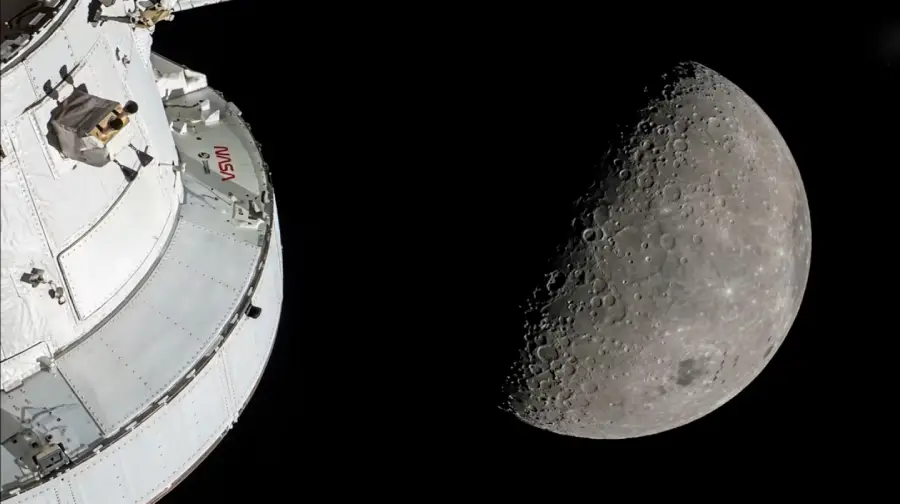la-mision-de-prueba-de-vuelo-tripulada-a-la-orbita-lunar-para-verificar-como-funcionan-los-sistemas-de-orion-cumplio-con-exito-su-primera-mitad-imagen-captura-nasa-GE7LZFTCXRB2TIC6O7DDPGRZTM