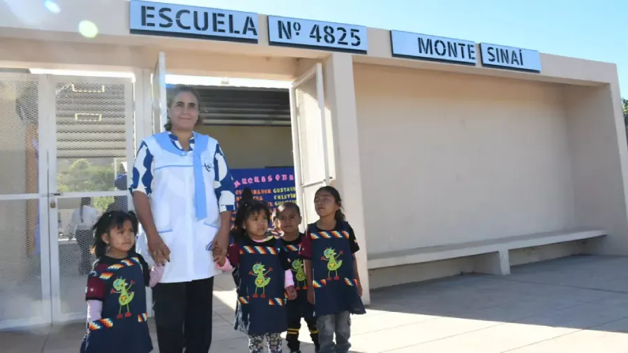 25019-luego-de-15-anios-de-espera-saenz-inauguro-el-nuevo-edificio-de-la-escuela-monte-sinai-para-la-comunidad-wichi-del-paraje-el-obraje