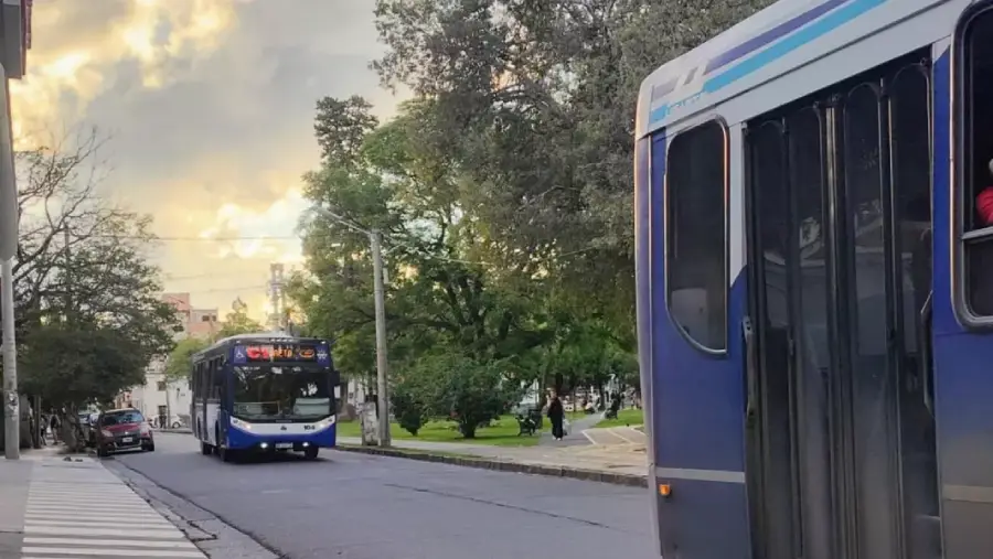 107604-servicio-de-colectivos-para-maniana-jueves-30-y-viernes-1-de-mayo
