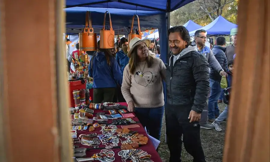 18000-el-gobernador-gustavo-saenz-en-la-feria-regional-de-chicoana-20250621232959