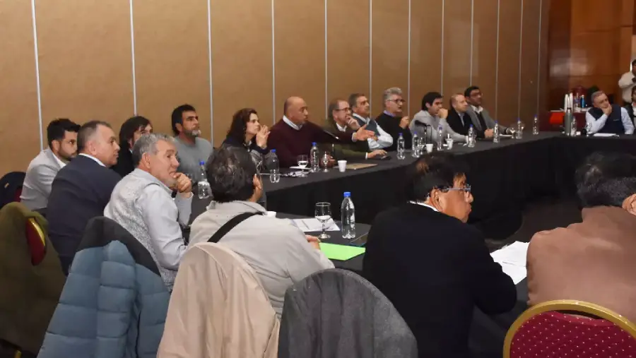109090-el-gobierno-reabrio-la-mesa-paritaria-con-los-gremios-estatales-20260722202057