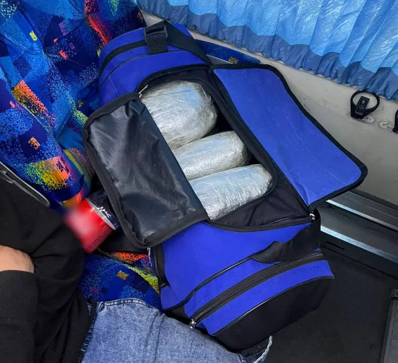 procedimiento_en_tucuman_-_10_kilos_de_marihuana_4