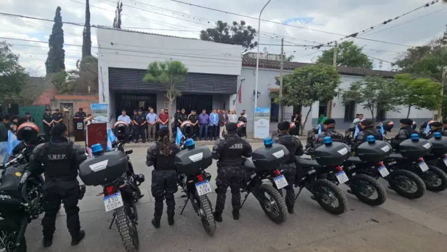 110126-nuevas-motos-para-potenciar-el-patrullaje-preventivo-en-el-valle-de-lerma