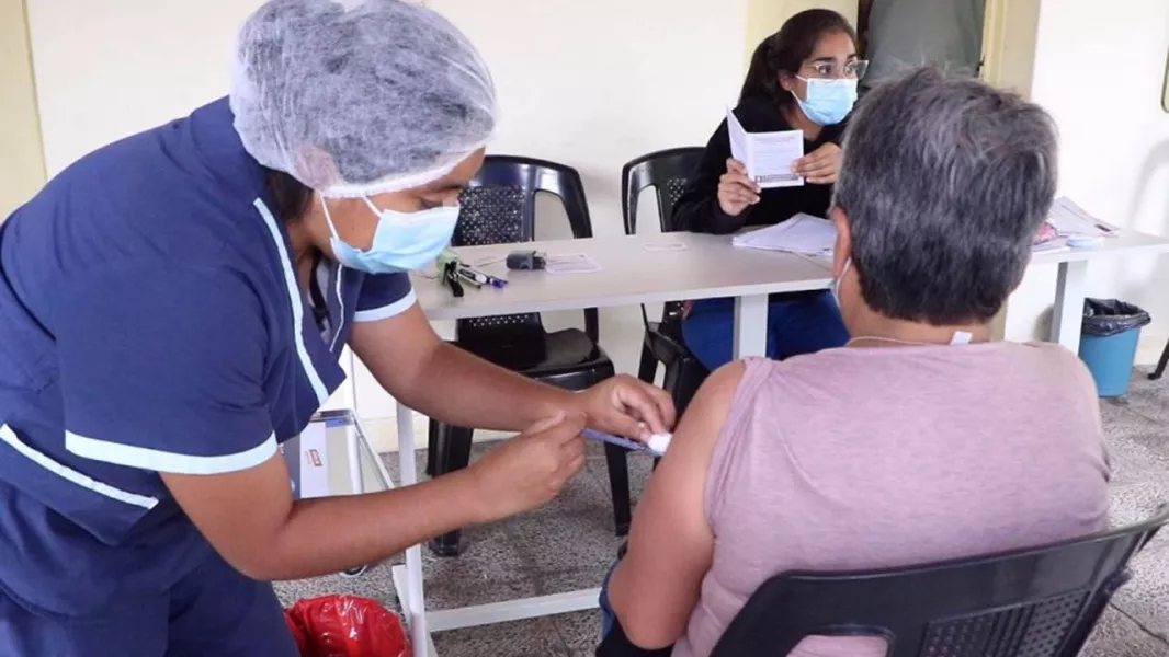 102143-mas-del-88-de-la-poblacion-objetivo-ya-se-vacuno-contra-la-gripe