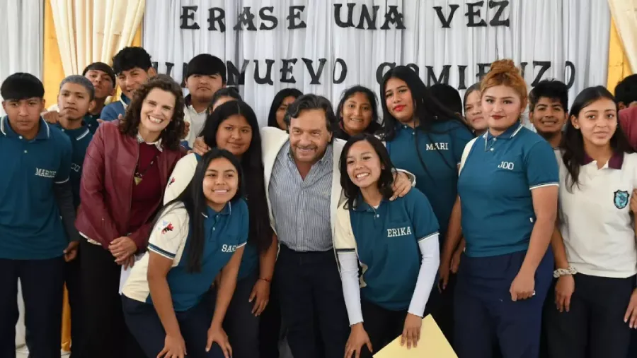 25050-saenz-inauguro-las-obras-del-colegio-america-latina-20260924234505