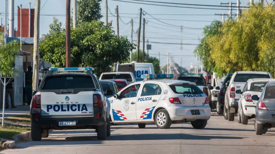 la-policia-detuvo-a-tres-sospechosos-foto-telam-UJQ5EUI3BRDXDHUESWJGD6LUGU