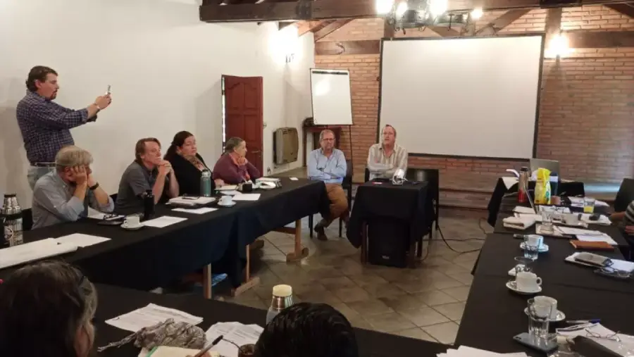 22529-camacho-se-reunio-con-equipos-tecnicos-de-fundapaz-de-diversas-provincias (1)