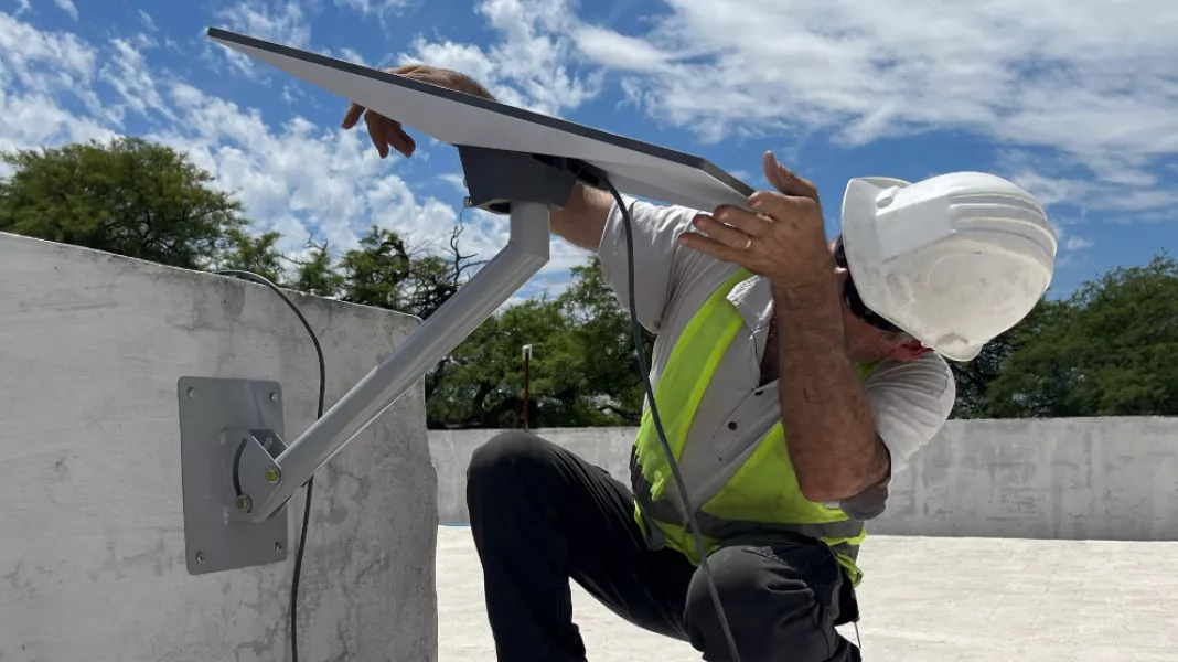 104874-escuelas-de-rivadavia-banda-norte-accedieron-a-internet-satelital-de-alta-velocidad