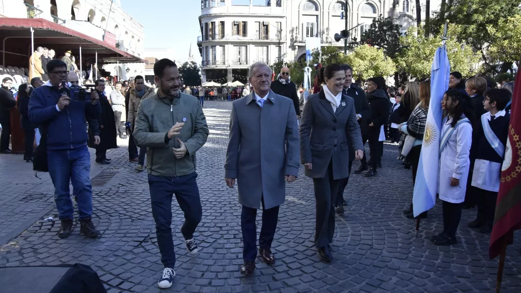 12782-alumnos-de-cuarto-grado-prometieron-fidelidad-a-la-bandera-nacional