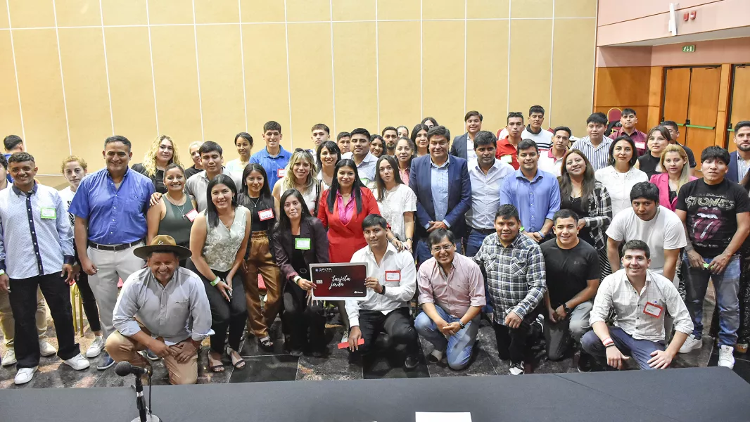 105136-presentaron-la-tarjeta-joven-una-nueva-herramienta-para-las-juventudes-saltenias