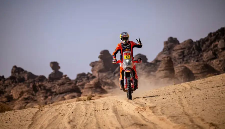 benavides-lucha-por-el-titulo-del-dakar-2026-en-motos-foto-efe-AEAZGSHGNRFQ7GHY7ALYWNC2GU (2)
