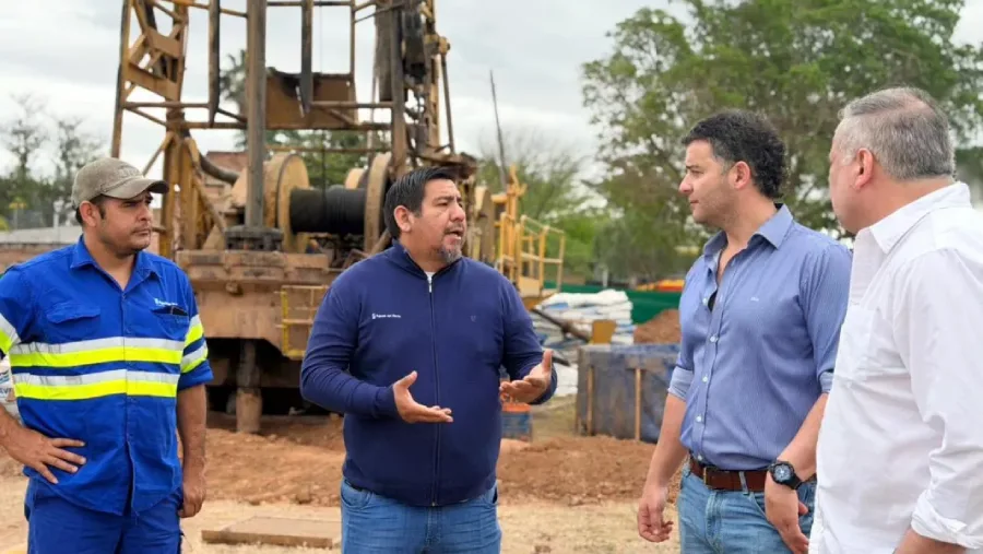 109823-el-gobierno-de-la-provincia-inicio-la-construccion-de-un-nuevo-pozo-para-mejorar-el-servicio-de-agua-a-3200-vecinos-de-pichanal (1)