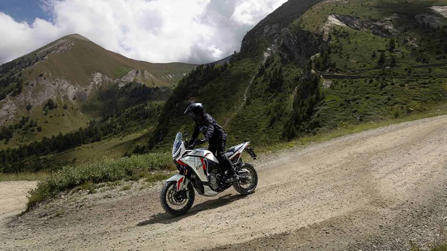 Moto Morini X-CAPE 1200 - en acción 3